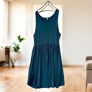 Elegant Green Sleeveless Dress